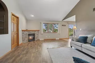 498 Ridgeway Ct, Brillion, WI 54110 - Photo 5