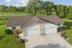 498 Ridgeway Ct, Brillion, WI 54110 - Photo 3
