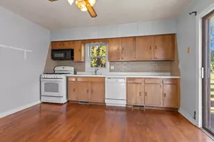 926 Dove St, Oshkosh, WI 54902 - Photo 5