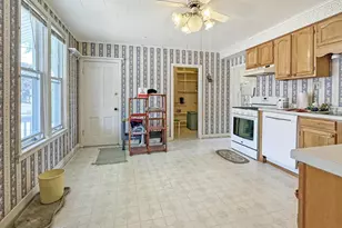 1216 10th St, Marinette, WI 54143 - Photo 11