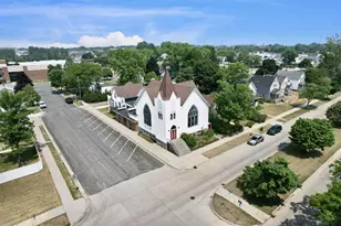 1216 10th St, Marinette, WI 54143 - Photo 3