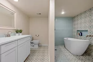 2584 Riverside Dr, Green Bay, WI 54301 - Photo 37