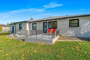 2584 Riverside Dr, Green Bay, WI 54301 - Photo 51