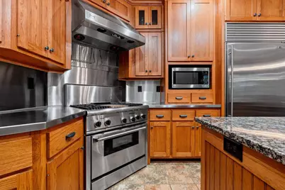 2133 Palmer Court, Green Bay, WI 54311 - Photo 13