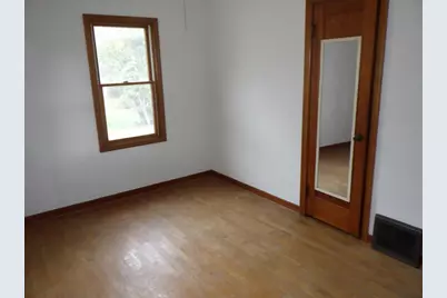 136 Garfield Avenue, Clintonville, WI 54929 - Photo 9