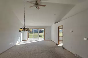 586 N Wisconsin St, Berlin, WI 54923 - Photo 17