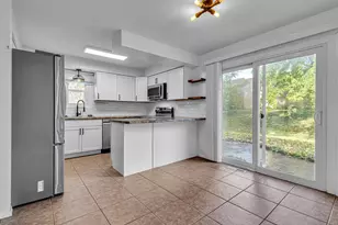 1718 Acorn Ct, Menasha, WI 54952 - Photo 9