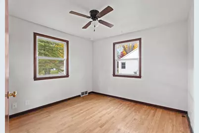 332 E St Joseph Street, Green Bay, WI 54301 - Photo 11