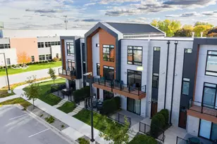 1077 Brookwood Dr, Green Bay, WI 54304 - Photo 71