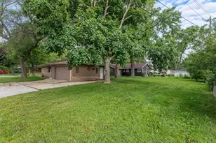 5404 N Bethmaur Ln, Milwaukee, WI 53209 - Photo 25