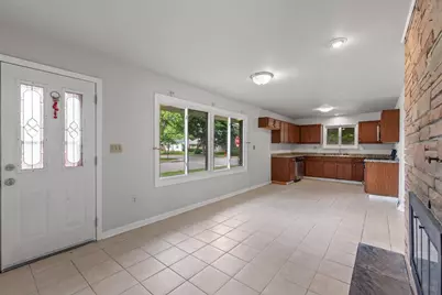 5404 N Bethmaur Lane, Milwaukee, WI 53209 - Photo 3