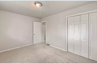 5404 N Bethmaur Lane, Milwaukee, WI 53209 - Photo 19