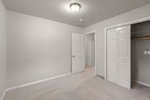 5404 N Bethmaur Ln, Milwaukee, WI 53209 - Photo 15