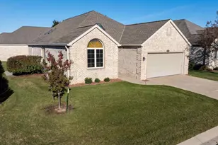 517 S Langlade Ct, Green Bay, WI 54301 - Photo 1