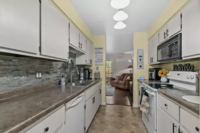 1809 Alcan Drive #5, Menasha, WI 54952 - Photo 7