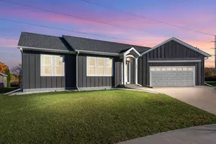 865 Mustang Ln, Fond du Lac, WI 54935 - Photo 1