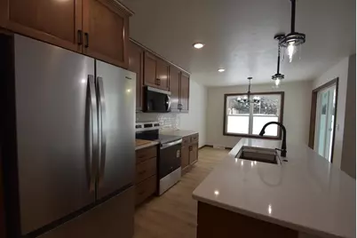 1020 Pinecrest Road, Green Bay, WI 54313 - Photo 9