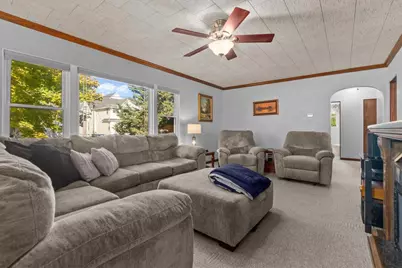 418 Stevens Court, Oshkosh, WI 54901 - Photo 3