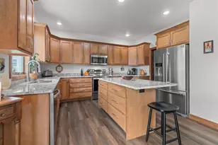 810 Whisper Falls Ln, Menasha, WI 54952 - Photo 13