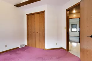 702 Carol Ln, Pulaski, WI 54162 - Photo 17