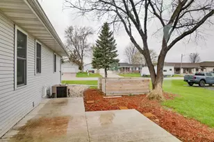 702 Carol Ln, Pulaski, WI 54162 - Photo 13