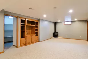702 Carol Ln, Pulaski, WI 54162 - Photo 29