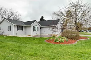 702 Carol Ln, Pulaski, WI 54162 - Photo 43