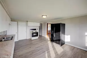 609 W 4th Ave, Oshkosh, WI 54902 - Photo 11