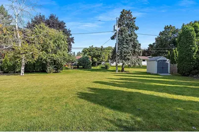 876 W 19th Avenue, Oshkosh, WI 54902 - Photo 55