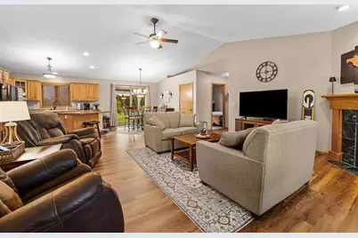 1390 Willow Bend Lane, Oshkosh, WI 54904 - Photo 7