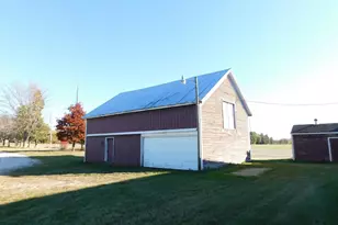 N8621 Wolf River Dr, Algoma, WI 54201 - Photo 7