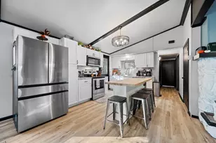 2255 Winwood Dr, Appleton, WI 54915 - Photo 9