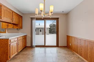 2405 N Erb St, Appleton, WI 54911 - Photo 7