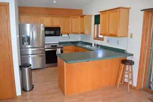 2456 Blake Ct, Oshkosh, WI 54904 - Photo 5