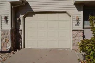 2456 Blake Ct, Oshkosh, WI 54904 - Photo 3