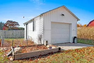 661 N Main St, Oconto Falls, WI 54154 - Photo 37