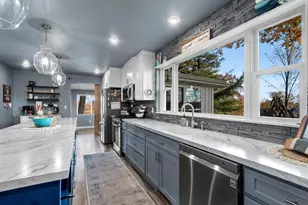 661 N Main St, Oconto Falls, WI 54154 - Photo 11