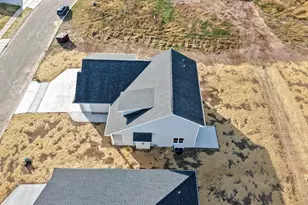 1405 Crossroads Dr, De Pere, WI 54115 - Photo 51