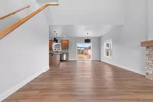 1405 Crossroads Dr, De Pere, WI 54115 - Photo 11