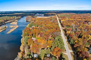 N3221 Right Of Way Rd, Peshtigo, WI 54157 - Photo 3