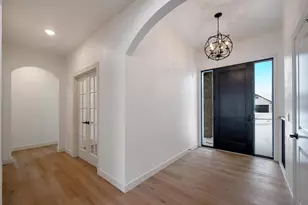 110 Beckerae Ct, Wrightstown, WI 54180 - Photo 5