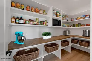 713 Royal Saint Pats Dr, Wrightstown, WI 54180 - Photo 9