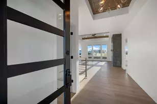 713 Royal Saint Pats Dr, Wrightstown, WI 54180 - Photo 3