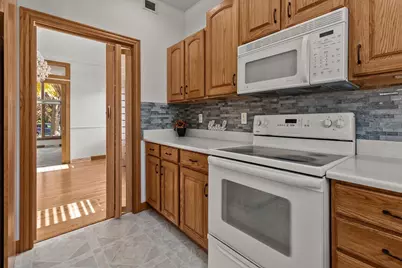 337 Forest View Road, Oshkosh, WI 54904 - Photo 7