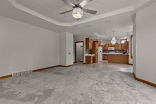 337 Forest View Rd, Oshkosh, WI 54904 - Photo 13