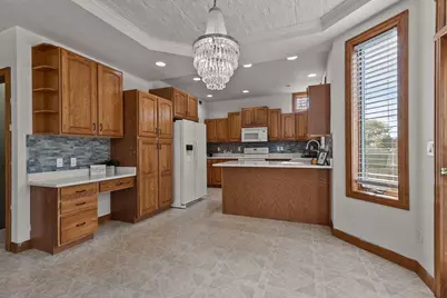 337 Forest View Road, Oshkosh, WI 54904 - Photo 5