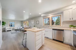 140 W Cecil St, Neenah, WI 54956 - Photo 3