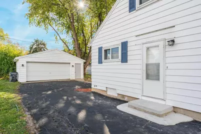 140 W Cecil Street, Neenah, WI 54956 - Photo 29