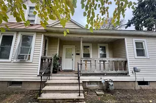 1015 E Walnut St, Green Bay, WI 54301 - Photo 3