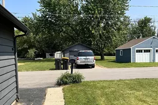 2927 Sunset Point Ln, Oshkosh, WI 54904 - Photo 27